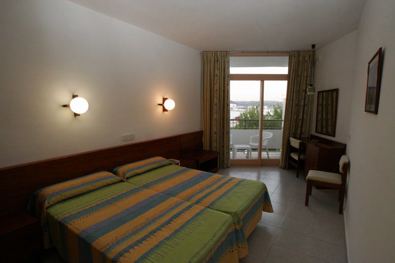 Apartamentos Vibra Riviera Сан-Антонио-Абад Экстерьер фото
